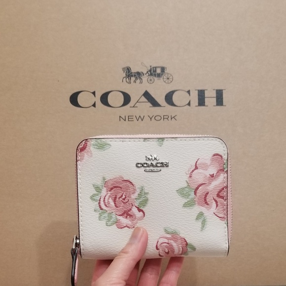 Coach Handbags - 🔥LAST 1🔥NWT COACH ZIP AROUND WALLET